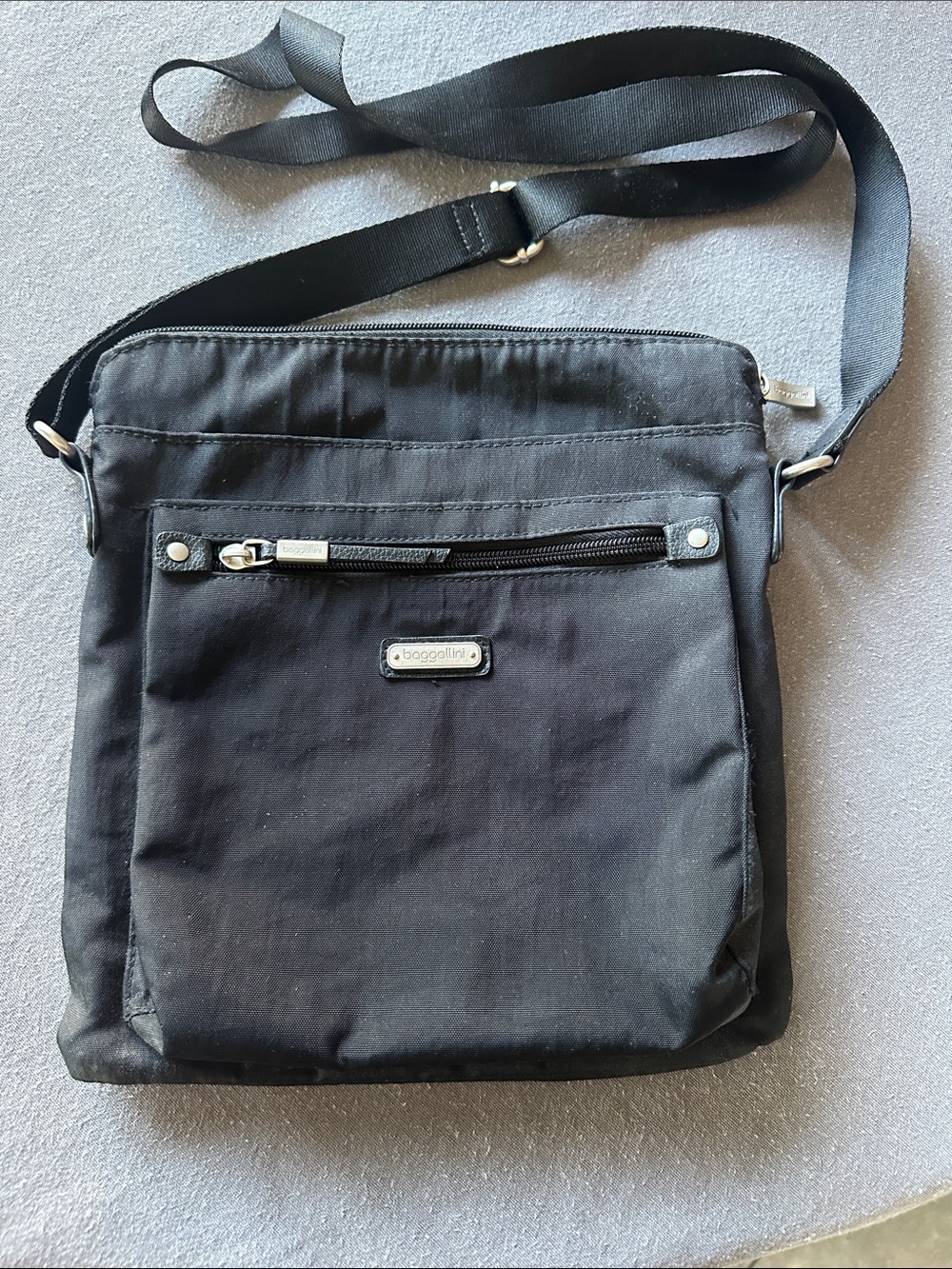 Baggallini Black Compact Crossbody Organizer